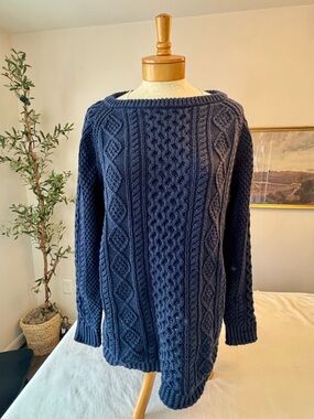 L.L. Bean Signature Navy Cable Knit Crewneck Sweater, sz M